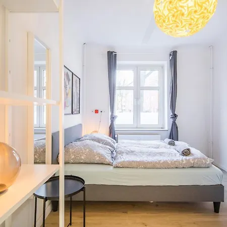 Spacious 2 Bedroom Apartment Close To Stadtpark